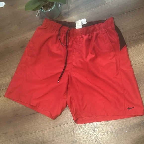 Nike Swim Trunks ! large ! - Picture 1 of 5